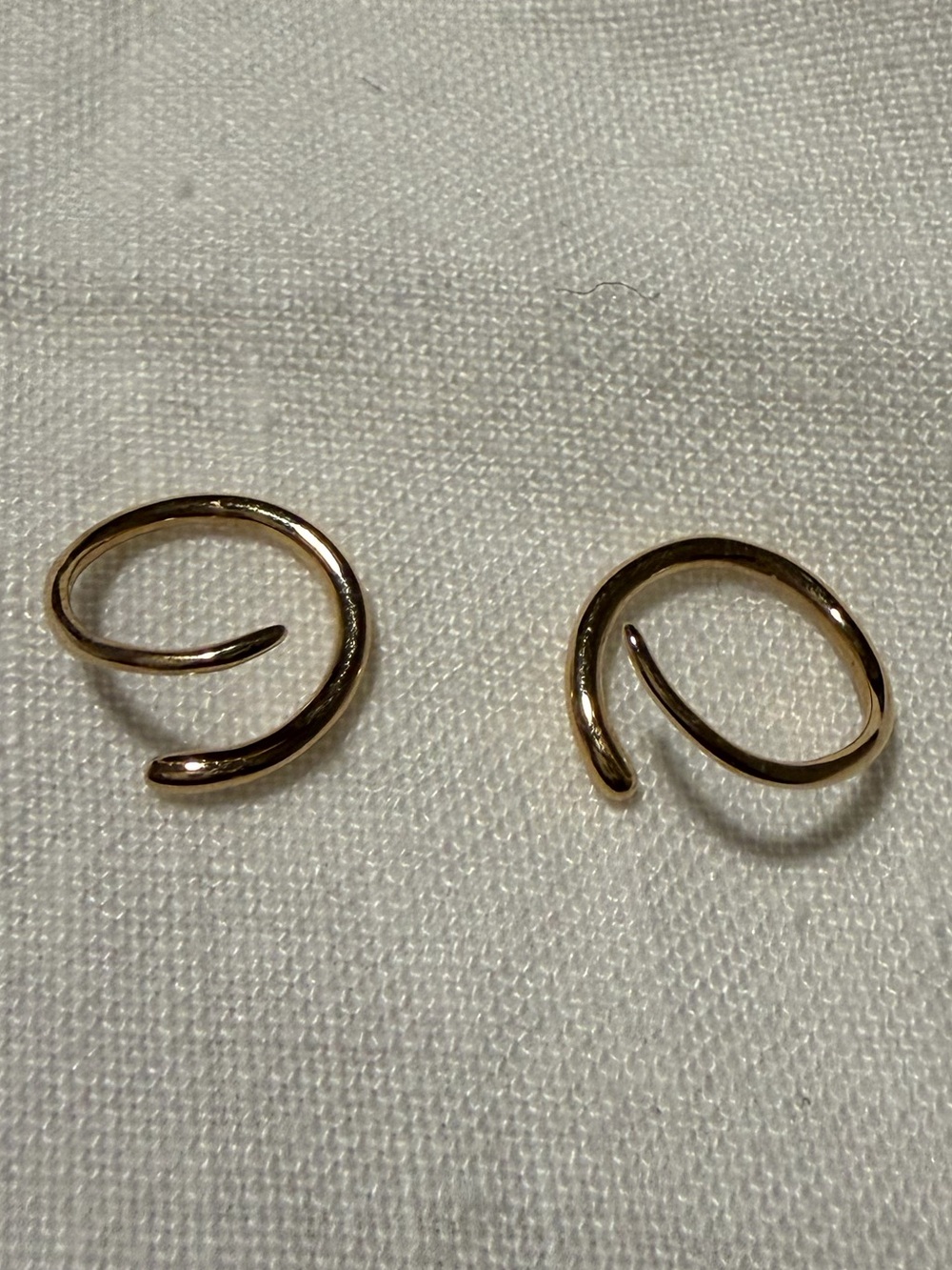 Mejuri Sculpted Gold Open Twist Hoop Earrings 14k - Picture 4 of 4